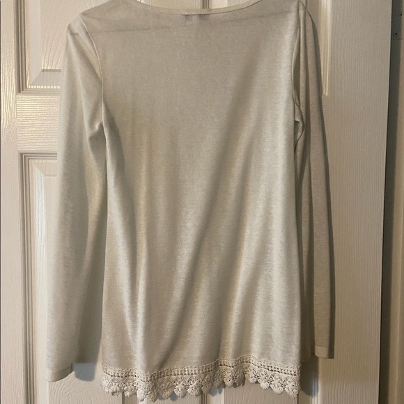 White Layering Top with Lace Hem - Picture 3 of 5